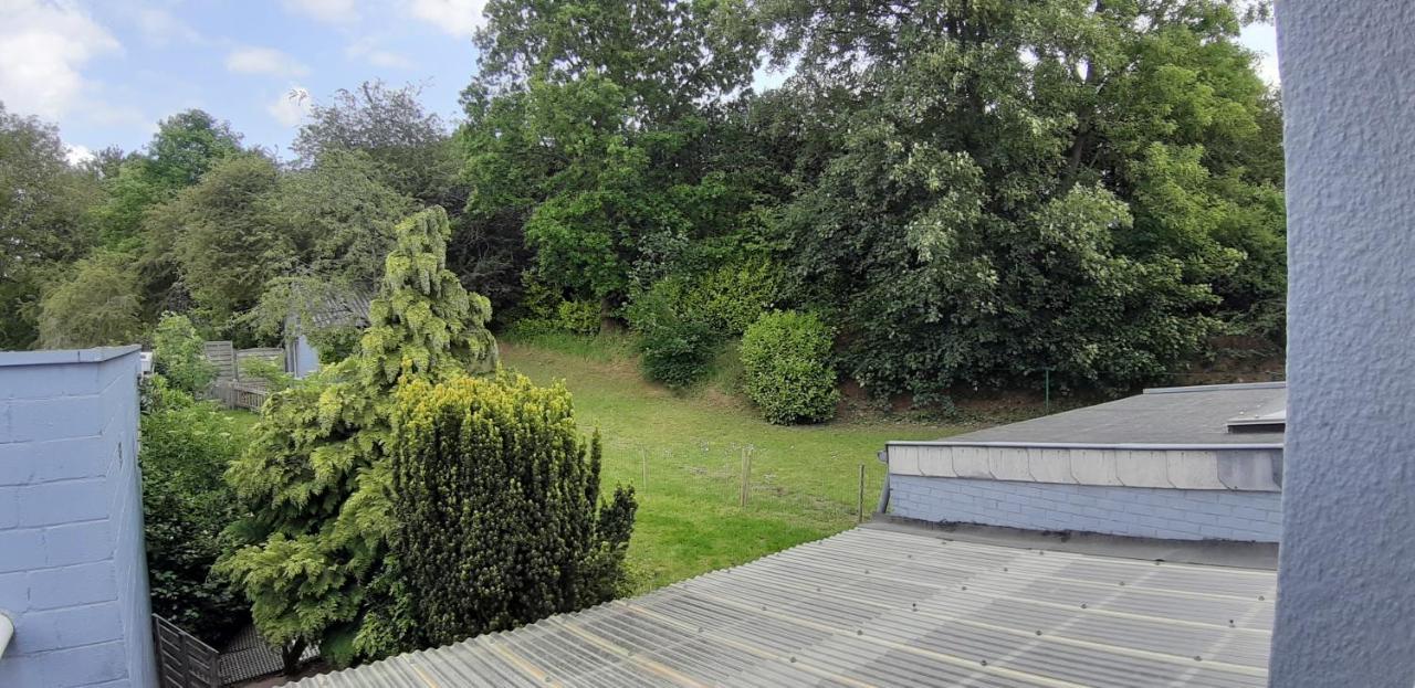 Appartement Duplex Pour 3-4 Personnes A Ciney Exterior foto