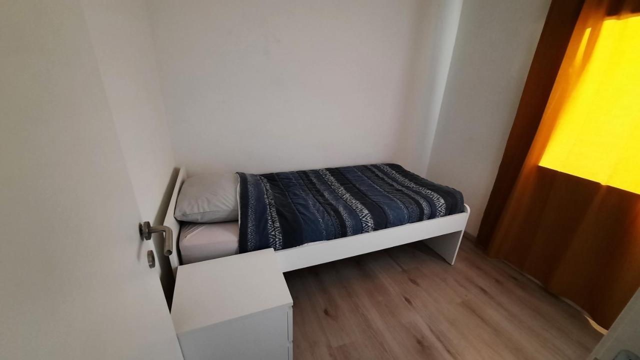 Appartement Duplex Pour 3-4 Personnes A Ciney Exterior foto